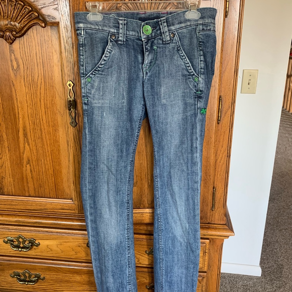 ISSI Skinny Jeans in Medium Blue with Green Accents